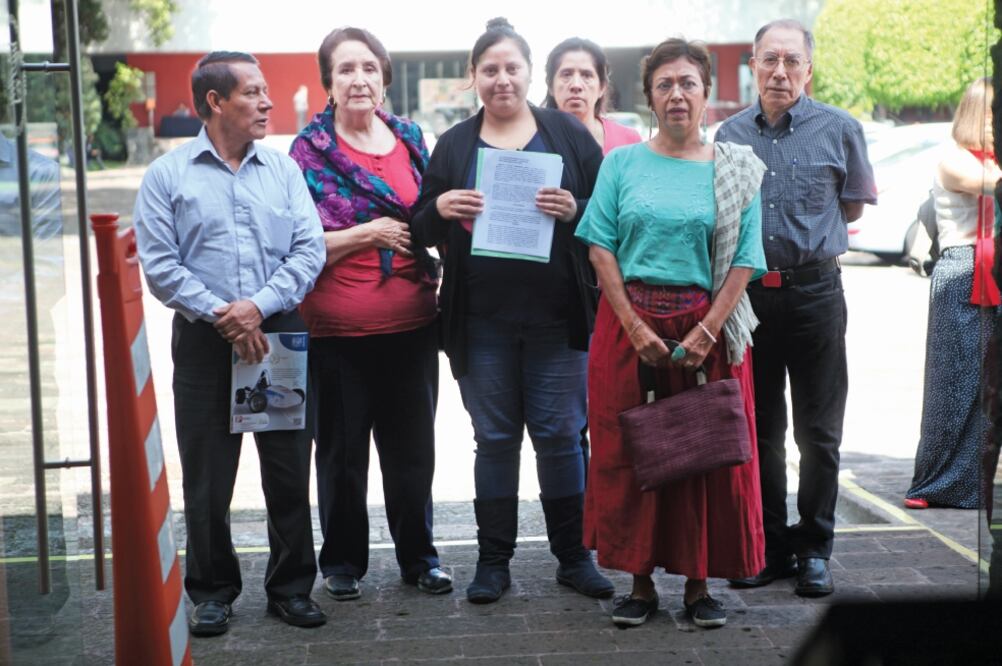 Vecinos de Benito Juárez, junto con la diputada Citlalli Hernández (Morena), acudieron a la CDHDF para solicitar su presencia en futuras protestas (IVÁN STEPHENS. EL UNIVERSAL)