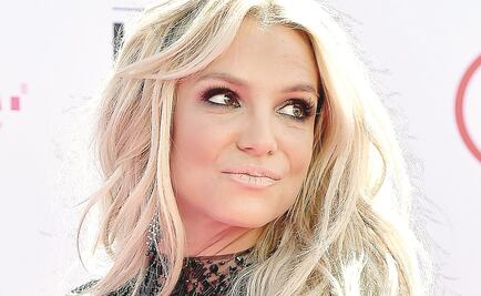 Equipo de trabajo retira el alcohol a Britney Spears durante gira