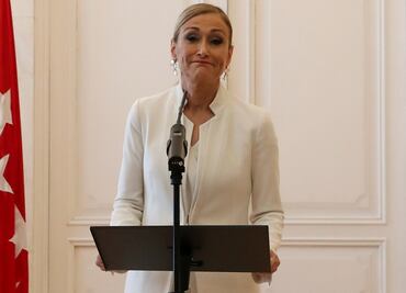 Renuncia la presidenta de la Comunidad de Madrid tras acusaciones de robo