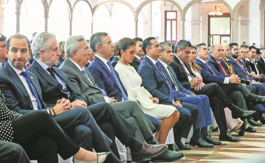 En la toma de posesión del nuevo gobernador del Durango, Marko Cortés y Alejandro Moreno estuvieron distantes en la primera fila. Foto: Diego Simón/ EL UNIVERSAL