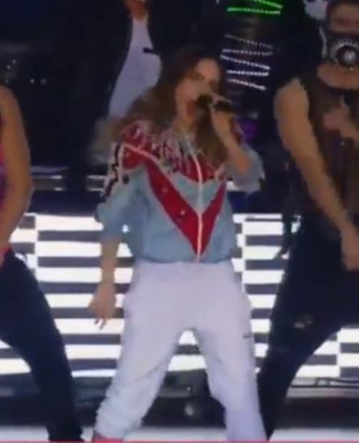 ¿Qué marcas usó Belinda en el AMLOFest?