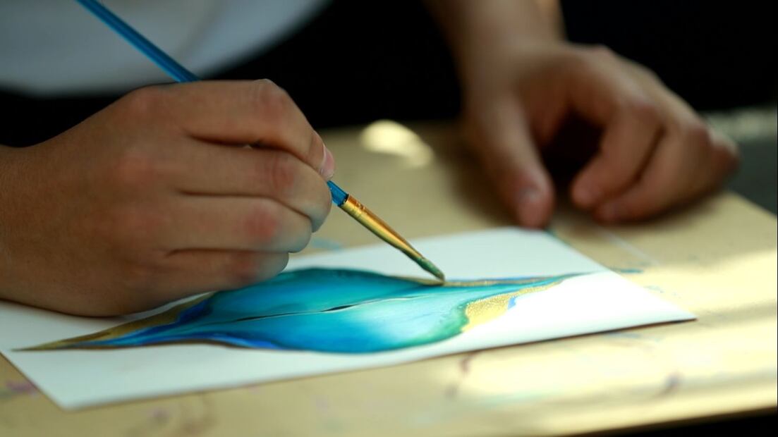 Alejandra crea piezas de arte con forma de la vulva de una mujer FOTO Atenea Campuzano