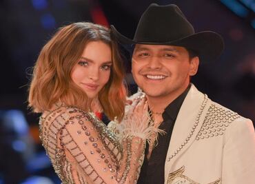 El bikini rojo de impacto que usó Belinda en su cita más romántica con Christian Nodal