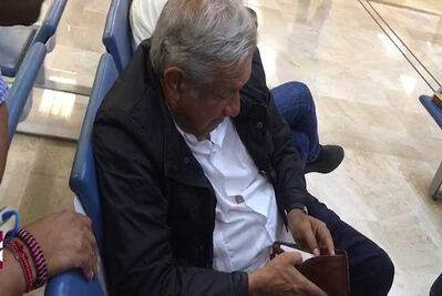 López Obrador estrena cartera previo al debate