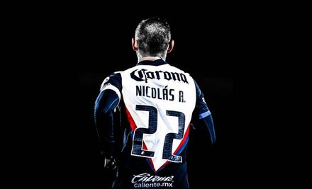 América rinde emotivo homenaje póstumo al papá de Paul Aguilar