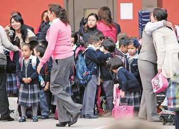 Mancera: 18 mil policías vigilarán regreso a clases