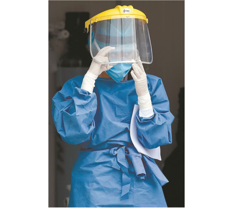 Retorno voluntario. Los alumnos que estudian en Medicina en la UNAM volverán a los hospitales, si así lo desean, en la primera quincena de mayo. Foto: ARCHIVO EL UNIVERSAL