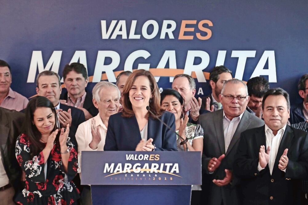 La aspirante independiente a la Presidencia, Margarita Zavala, señala que los compromisos del Estado mexicano no son del gobierno en turno (ALEJANDRO ACOSTA. EL UNIVERSAL)