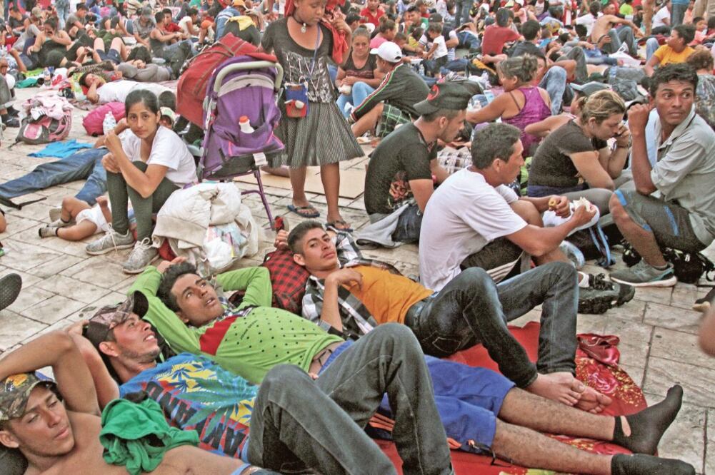 Los integrantes de la caravana migrante deben iniciar los procesos legales para obtener refugio en México, afirmó el presidente Enrique Peña Nieto (JOSÉ MÉNDEZ. EFE)