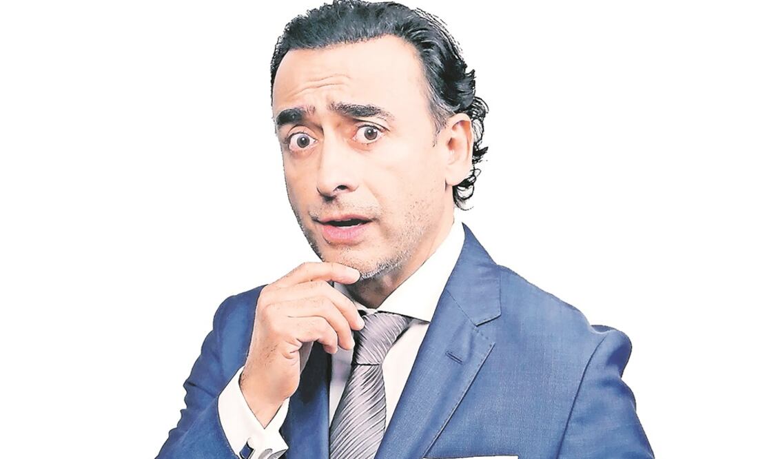 El actor Adal Ramones durante sesión de fotos para promocionar la obra "Dos más dos". (FOTO: AGUSTIN SALINAS/EL UNIVERSAL.)