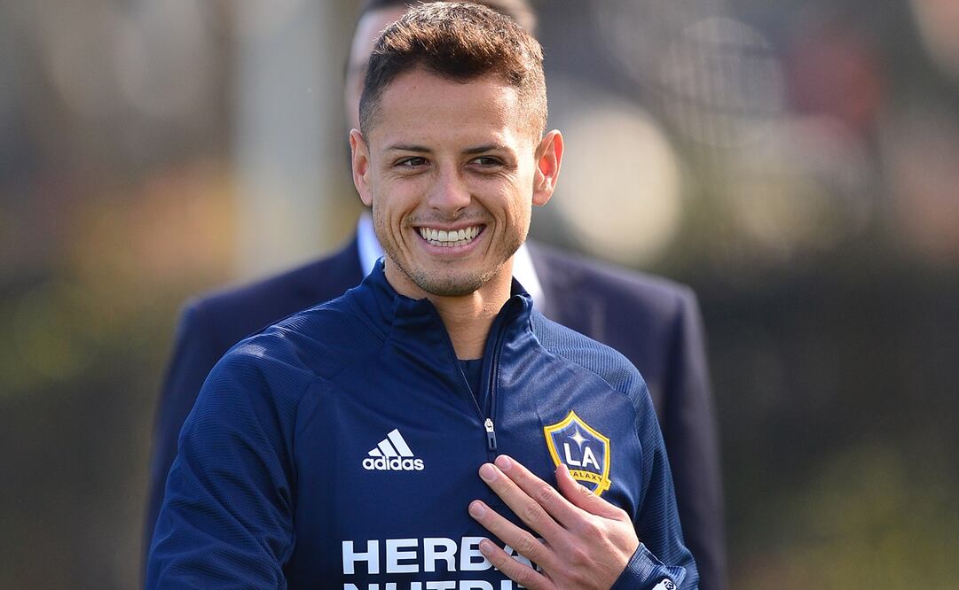 Javier Hernández mueve la industria