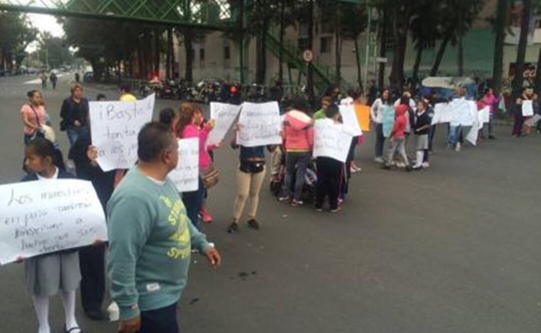 Manifestantes liberan calzada Ignacio Zaragoza