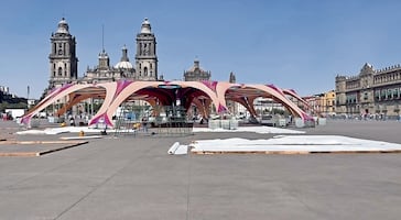 Instalan en la plancha del Zócalo el Jardín del Buen Amor