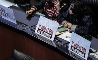 Senado avala en lo general Ley de Aguas en medio de acusaciones; continúa debate en lo particular