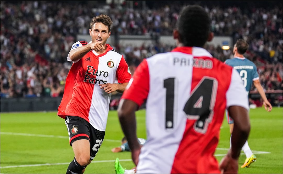 Santiago Giménez sigue en plan goleador; cierra la goleada del Feyenoord / FOTO: @Feyenoord