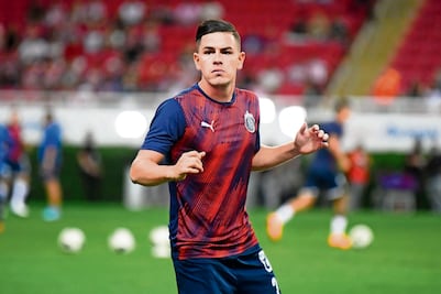 En la banca de las Chivas la pasan mal