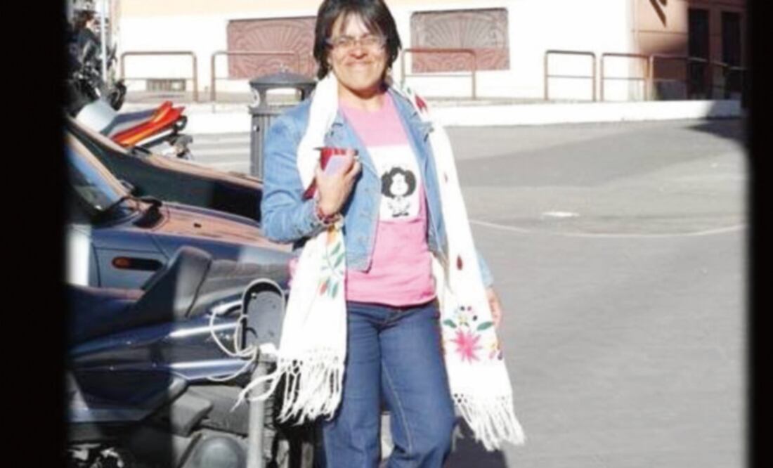 La catedrática Elvira Hernández, quien desde hace 14 años viaja cada semana a la Ciudad de México a impartir clases, fue víctima de la delincuencia. (DINORATH MOTA. EL UNIVERSAL)