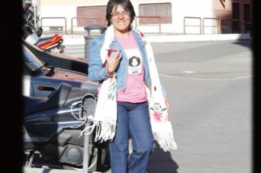 La catedrática Elvira Hernández, quien desde hace 14 años viaja cada semana a la Ciudad de México a impartir clases, fue víctima de la delincuencia. (DINORATH MOTA. EL UNIVERSAL)