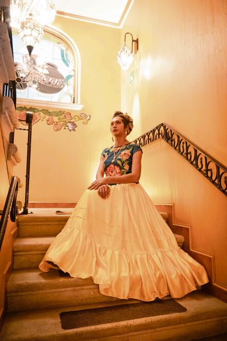 En junio de 2021, Estrella Vásquez apareció en la portada de la revista Vogue en español, portando un traje tradicional y un abanico. Foto: Mario Arturo Martínez / EL UNIVERSAL