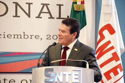 Rompe SNTE tope salarial y lo festeja