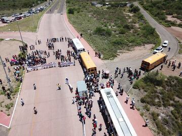 Protestan por desaparición de 3 hombres en centro turístico de Sonora