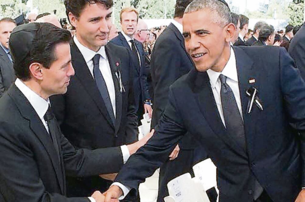 En el funeral, el presidente Peña Nieto saludó a Barack Obama, su par de EU (PRESIDENCIA DE LA REPÚBLICA)