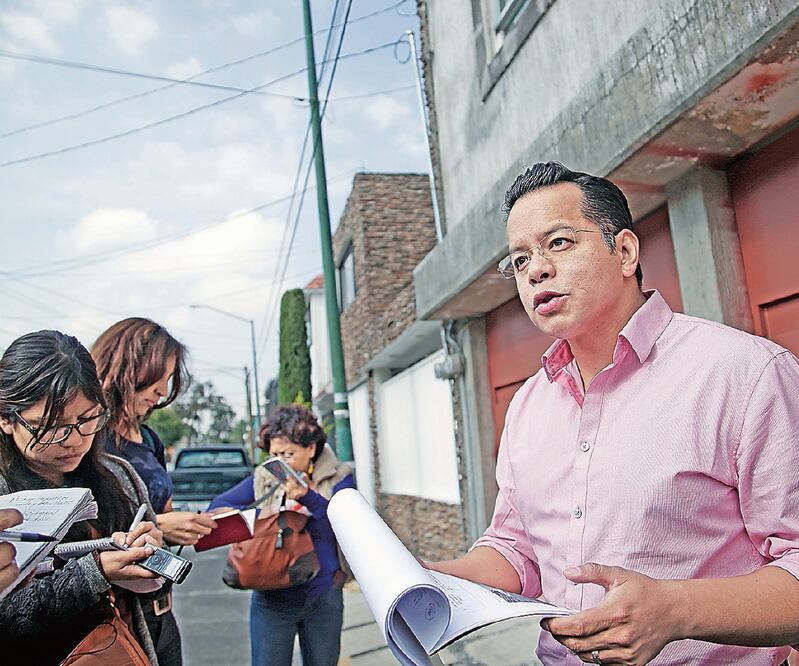 Carlos Hernández Mirón presentó un acuerdo para que en campaña se cierren los módulos de atención ciudadana de los diputados. Foto: ARCHIVO EL UNIVERSAL