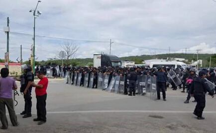 “Chocan” maestros y policías en Chiapas; CNTE realiza marcha