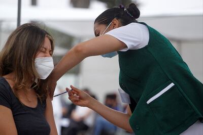 Necesarias las dos dosis de las vacunas para combatir variante de Covid-19: delta