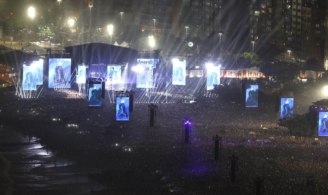 Miles de personas acudieron a la única presentación de Mafonna en Brasil. Foto: EFE/ Antonio Lacerda.