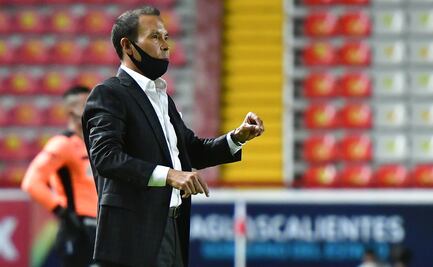 El dinero no te garantiza el éxito en el futbol: Profe Cruz