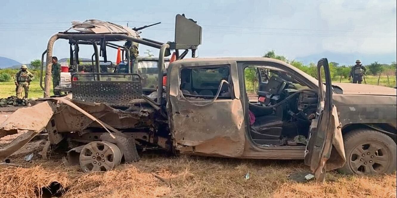 El 19 de junio, un vehículo de la Sedena que patrullaba en la zona de Apatzingán hizo detonar un explosivo; el saldo fue de cuatro militares lesionados, Foto: Especial