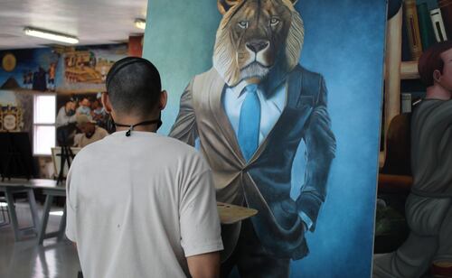 “Arte por la Libertad” es la marca donde se comercializan obras penitenciaras elaboradas en los 14 Ceferesos del país. Foto: SSPC