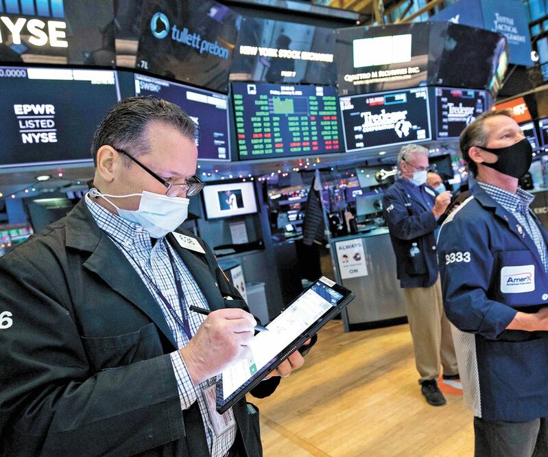 En 2020 se recaudaron más de 150 mil millones de dólares por estrenos tradicionales en bolsa. Foto: COLIN ZIEMER. AP