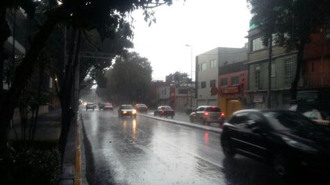 Reportan granizo en Ermita Iztapalapa