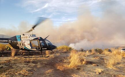 Bomberos quedan envueltos entre las llamas al combatir incendio en Aguascalientes