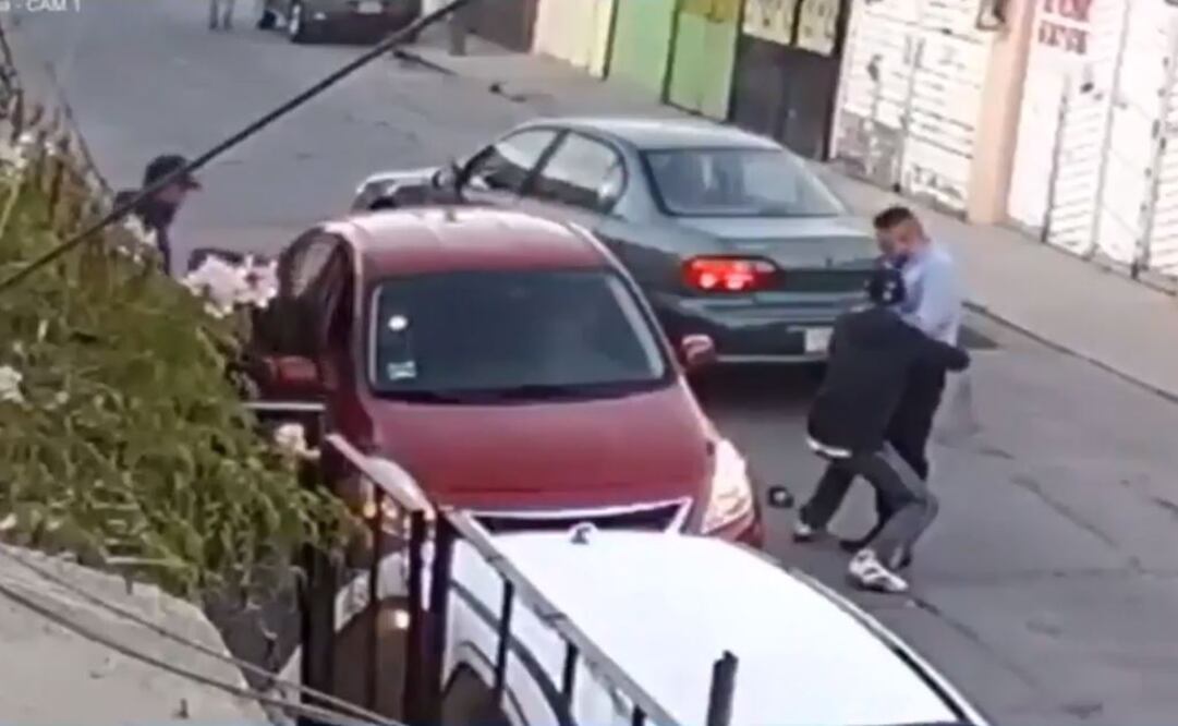Video. Así roban auto afuera de casa en Ciudad Azteca, Ecatepec