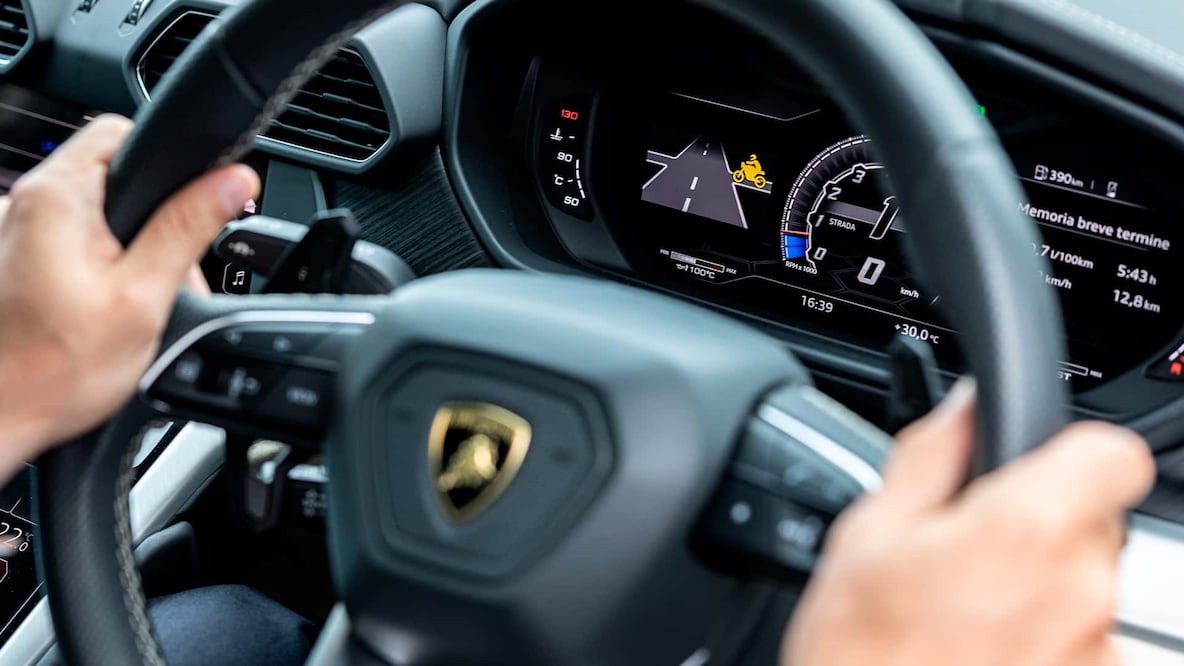 Estos asistentes fueron desarrollados por Lamborghini y Ducati para alertar sobre el paso de motos.