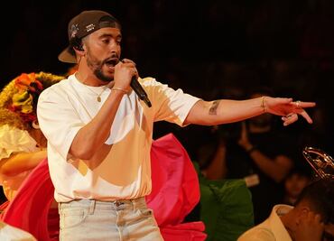 La reacción de Bad Bunny al triunfo de Adele en los Premios Grammy desata memes; "no soportó"