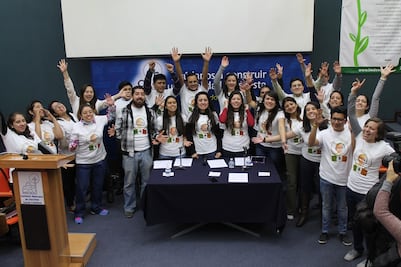 Jóvenes realizan obras sociales por visita del Papa