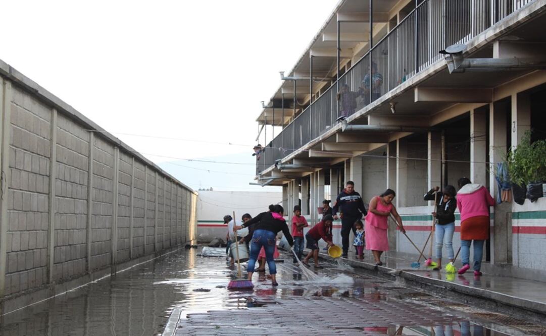El interior del albergue, en el que habitan 230 familias de migrantes agrícolas, se vio afectado. Foto: Especial