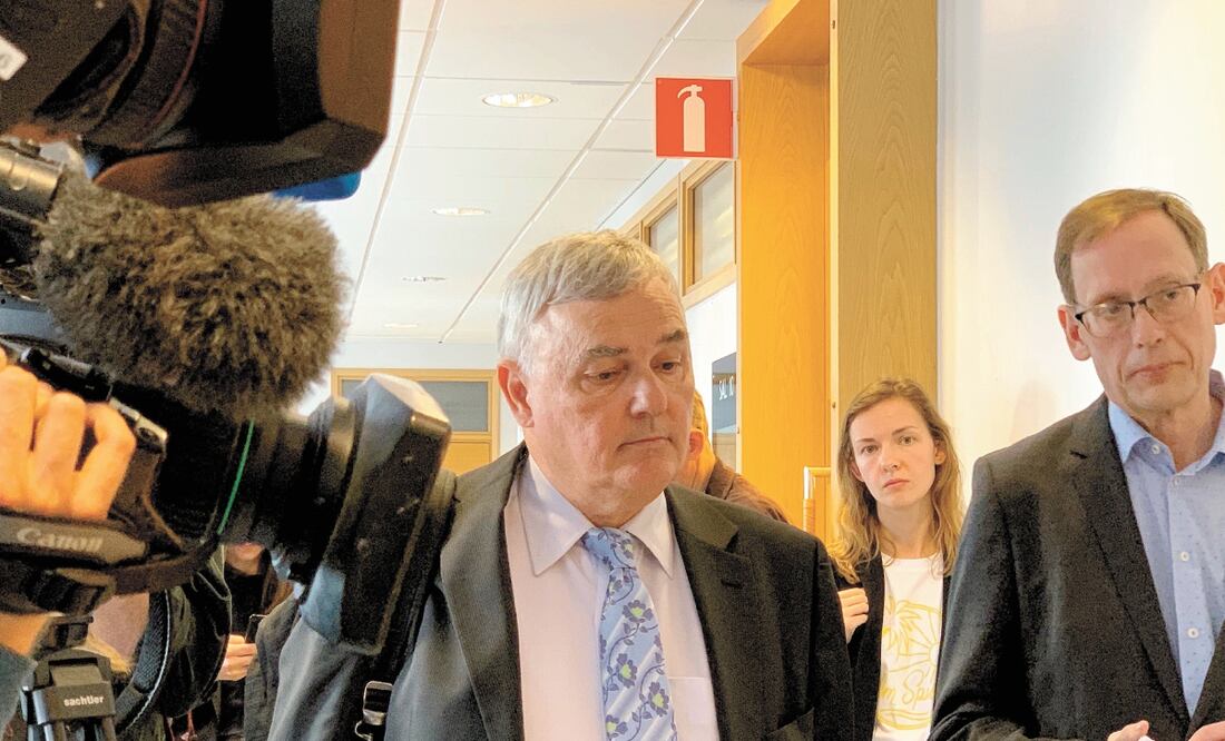 Concuerda. El abogado de Assange, Per Samuelsson, aplaudió la decisión del tribunal sueco sobre su acusado. ANNA RINGSTROM. REUTERS