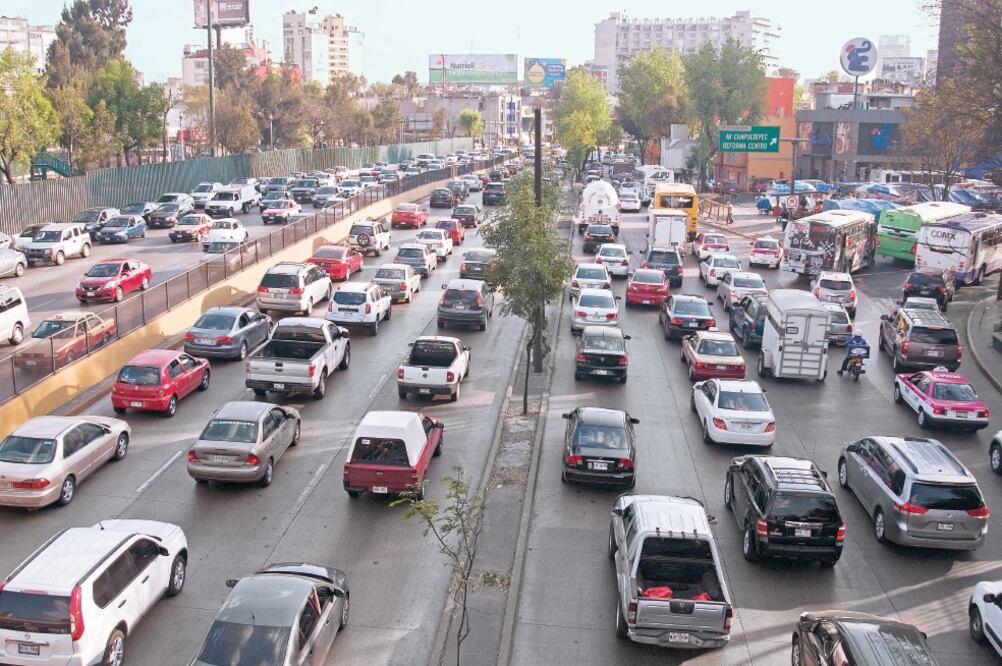 El titular de la Sobse, Édgar Tungüí, informa que una vez que terminen las obras, los tiempos de traslado se reducirán considerablemente (ARCHIVO EL UNIVERSAL)