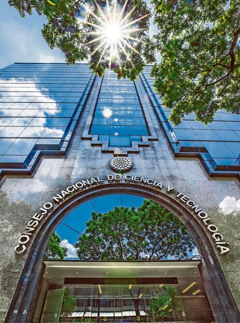 Auditoría halla becas duplicadas en Conacyt