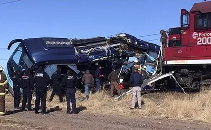 Choque entre el ferrocarril "Chepe" y autobús deja 8 heridos en Chihuahua