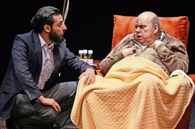 Un amor más allá de las aulas llega al teatro 