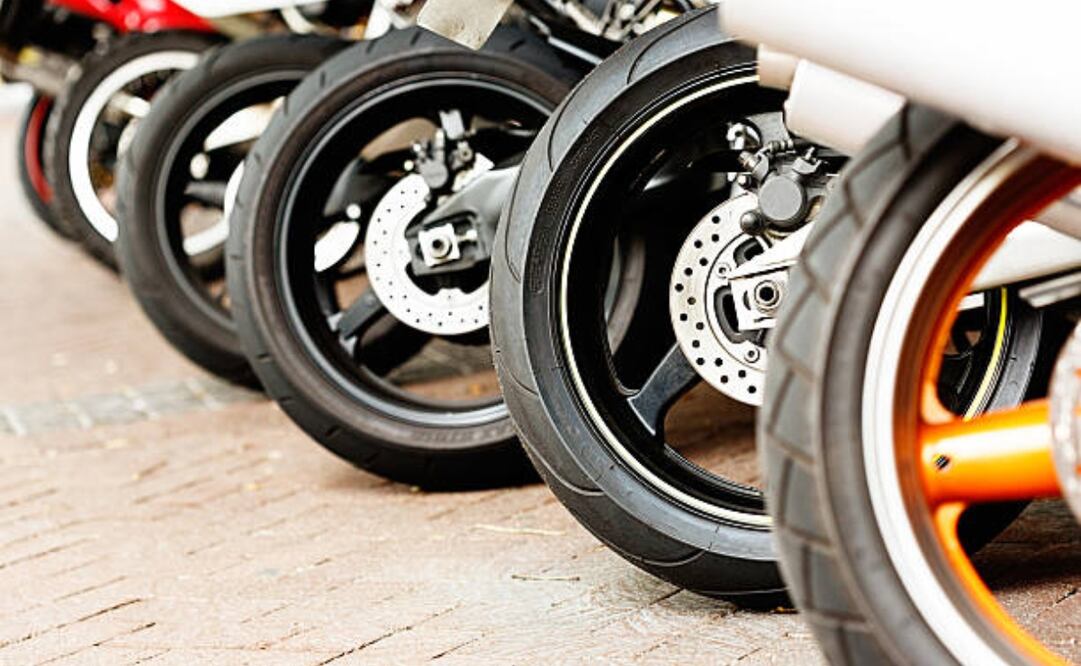 Mejores llantas para tu moto. Imagen: Istock