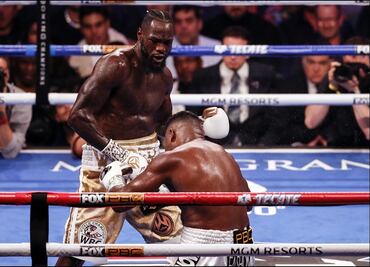 El impresionante nocaut en pelea por título de los pesos pesados