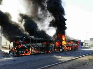 Crece enfrentamiento en Ixmiquilpan; queman 4 autos