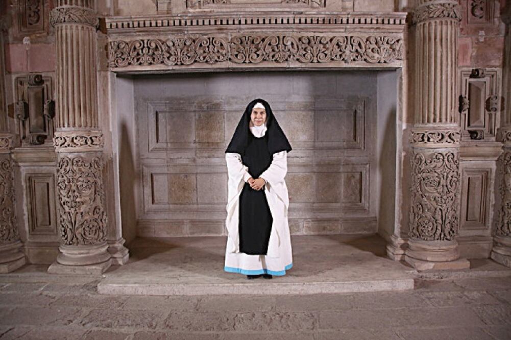 Arantza Ruiz es quien dará vida a Sor Juana Inés de joven en la serie que desenvuelve los enigmas que envuelven la vida de la monja (CORTESÍA ONCE TV)
